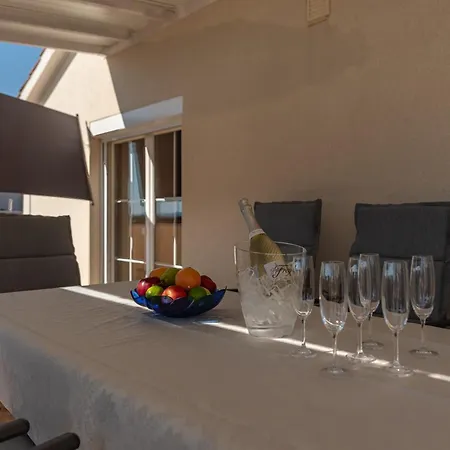 Appartement Penthouse M&j Sukošan