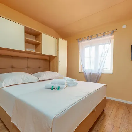 Penthouse M&j * Sukošan