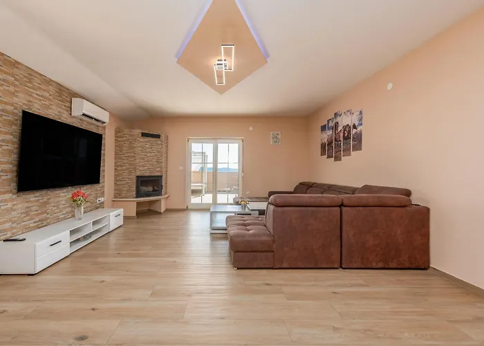 Penthouse M&j Apartment
