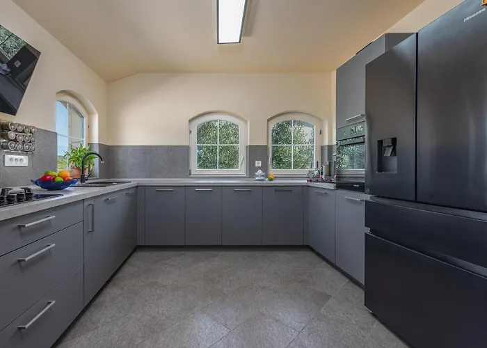 Penthouse M&j Lejlighed Sukošan