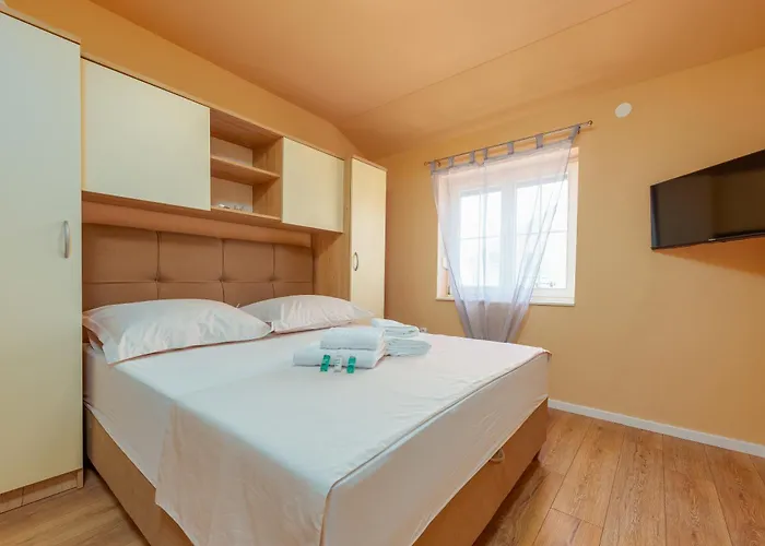 Penthouse M&j * Sukošan